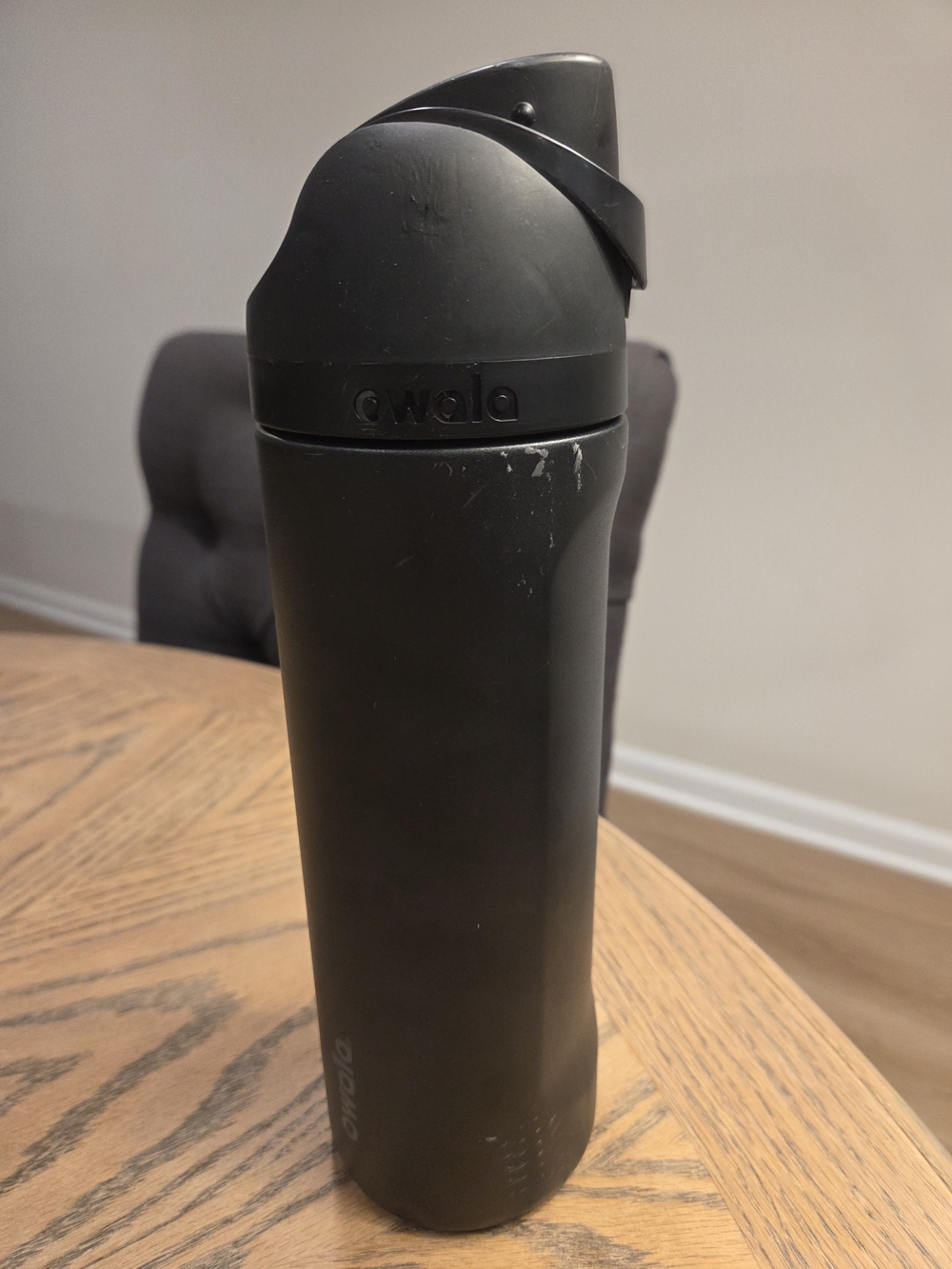 Owala FreeSip 24oz Stainless Steel Water Bottle - Very Very Dark (Black)